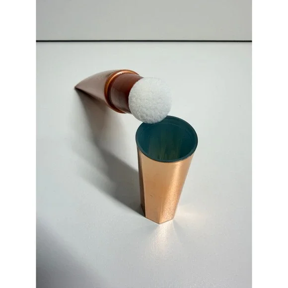 Charlotte Tilbury Beauty Highlighter Wand - Shade "Peachgasm" 12ml / 0.4 oz - Picture 3 of 3